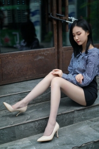 学妹加速跑 XM094《无价之腿-腿腿》[100P1V-206MB]